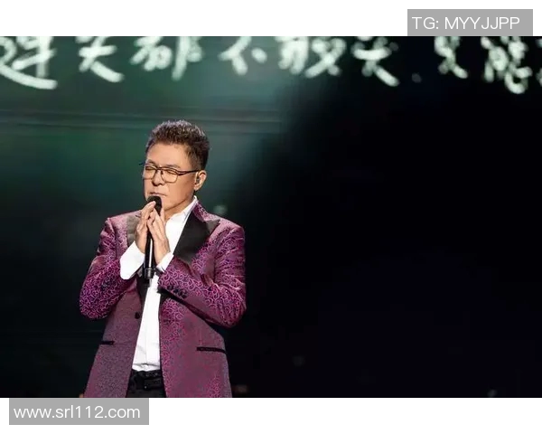 经典传奇足球明星的荣耀与传奇人生全解析 经典传奇足球明星的荣耀与传奇人生全解析