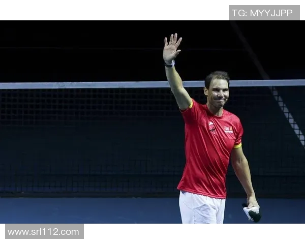 足球传奇谢幕之战:球星主场告别时刻与不舍告别的感动时光 足球传奇谢幕之战:球星主场告别时刻与不舍告别的感动时光