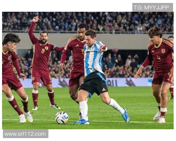 全球足球十大传奇球星精彩瞬间展示与经典瞬间回顾