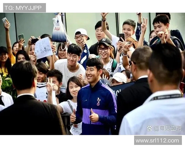 球星与运动精神交织：从按动笔足球看他们如何影响场上场下的故事